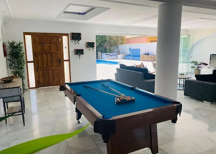 Sunny Villa Mijas With Large Pool Free Parking